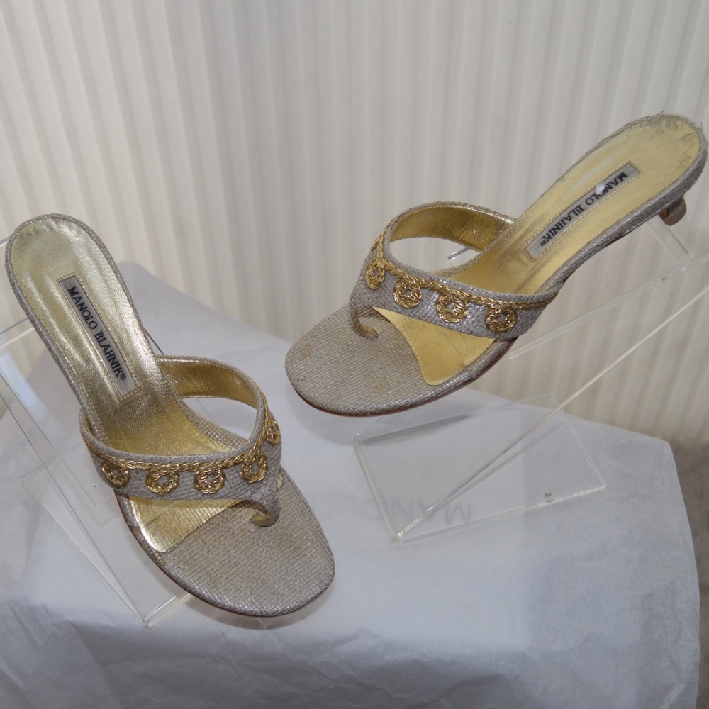 Pre-loved Manolo Blahnik Beige & Gold Sandal
